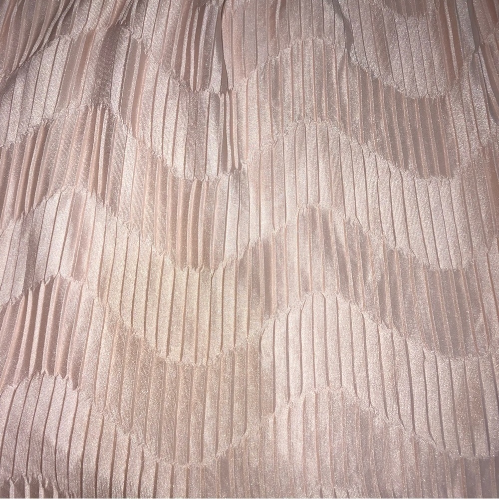 Vintage Half Slip Size M Made in USA Blush Peach Pink Crinkle Texture - Picture 6 of 8